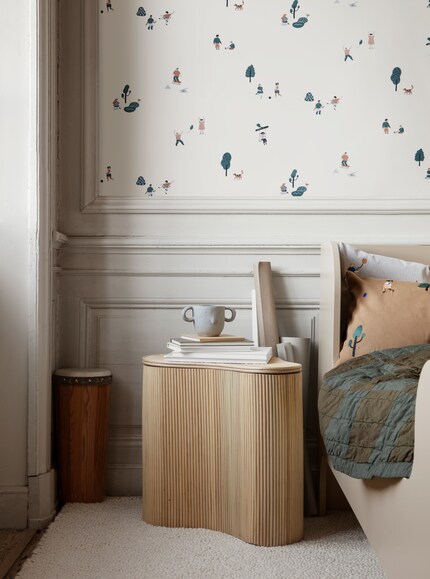 The Isola storage table is characterised by its soft organic shape.