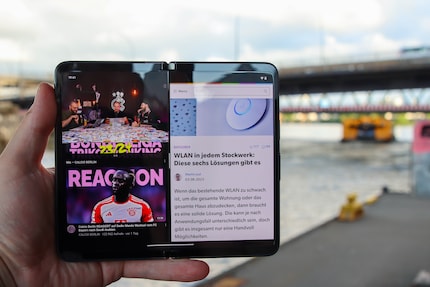 Regarder des vidéos et lire des articles en même temps.