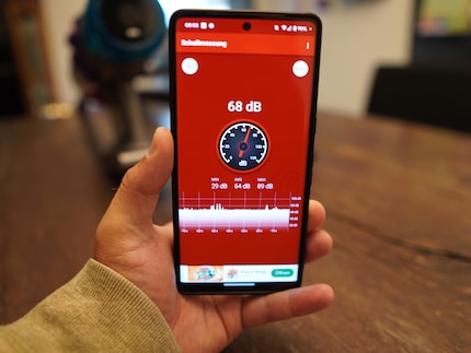 Le Samsung est assez silencieux. Voici les décibels mesurés à un mètre de distance.