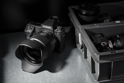 Le GFX 100 II dans son habitat naturel : l’entrepôt d’un studio photo.
