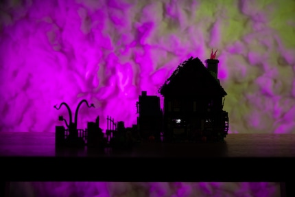 Un régal pour les yeux, même dans l’obscurité : la silhouette intrigante du décor.