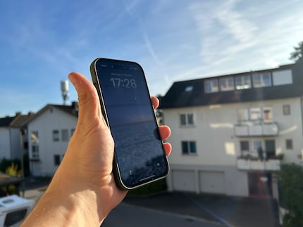 Even in bright sunlight, you can still see display content.