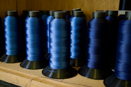 Les fils adaptés aux textiles recyclés.