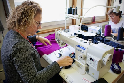 Après le départ d'une grande partie du secteur à l'étranger, les couturières retrouvent du travail chez Revario.