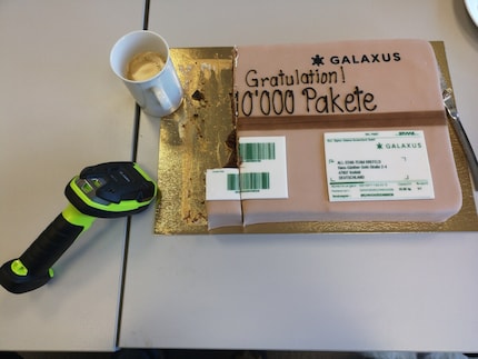 Fête pour l’expédition du 10 000e paquet à Krefeld…