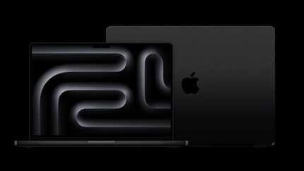 «Space Black» is the new colour of the MacBook Pro with M3 Pro and M3 Max. The laptop is also still available in silver. «Space grey» is only available for the 14-inch MacBook Pro with M3.