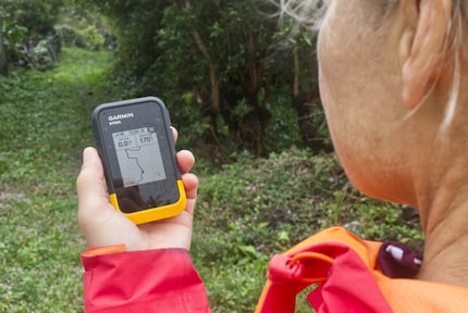 Avec le GPS, je peux facilement suivre l'itinéraire de randonnée proposé.