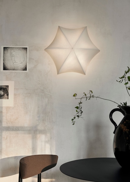 The transparent fleece polymer shade creates well-balanced light.