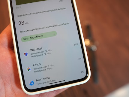 After charging, I don't do anything with the mobile for the first 30 minutes, the Withings app consumes 80 per cent of the battery.