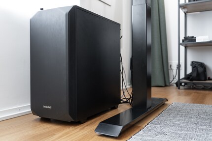 Mon PC a l'air extraordinairement ennuyeux, car je n'aime pas le RGB. J'aimerais bien mettre cette boîte encombrante au placard, mais en tant que joueur occasionnel, je ne peux pas le faire.