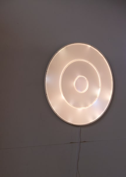 «Breathing Light» donne le rythme de la respiration avec la lumière.