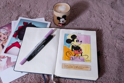 Les œuvres qui font référence à quelque chose, comme sur «Mickey Mouse» d'Andy Warhol, bouleversent la scène artistique. J'ai noté sa version dans mon agenda. La liberté artistique pour gagner.