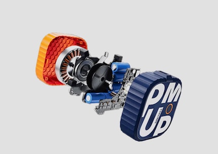 Un coup d’œil à l’intérieur de la « pompe » montre une série de composants électroniques.