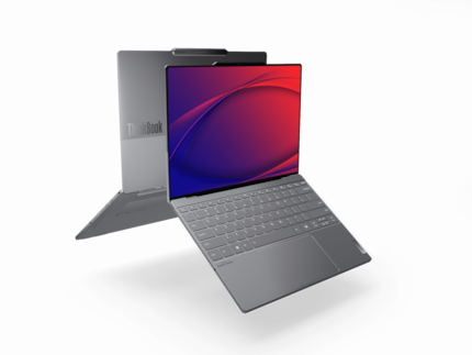 Le ThinkBook 13x est léger et compact.