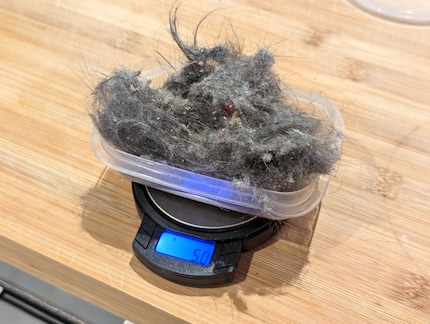 Cinq grammes de poussière et de cheveux, c’est une sacrée quantité.