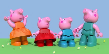 En plus des briques roses, des figurines Duplo de la famille Peppa-Pig sont également incluses dans les kits.