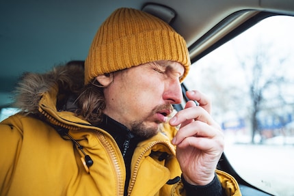 Même au volant, ne retenez pas vos éternuements.