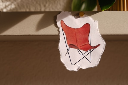 Portable design: the Butterfly chair is compact, lightweight and made of durable steel rods.