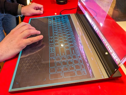 Type étude conceptuelle : le clavier ne réagit que de manière très imprécise jusqu'à présent.