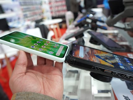 L’Energizer P28K deux fois plus épais qu’un smartphone standard.