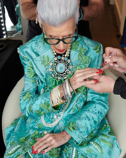 Instagram @iris.apfel