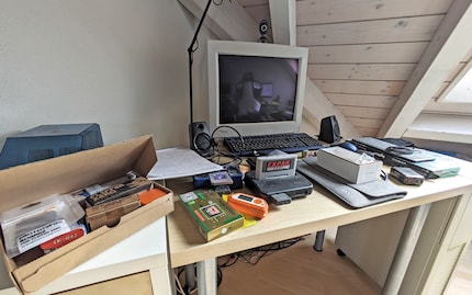Mon bureau rétro traverse une période difficile. Je devrais y mettre un peu d’ordre.