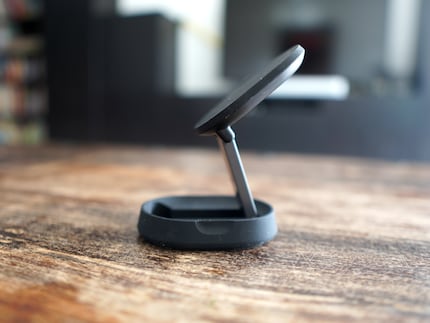 L'angle de la tête du Magnetic Charger peut être ajusté comme vous le souhaitez.