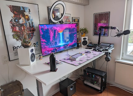 I couldn’t do without my standing desk any more.