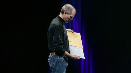 Le premier MacBook Air dans une enveloppe jaune était un coup de marketing génial de Steve Jobs.