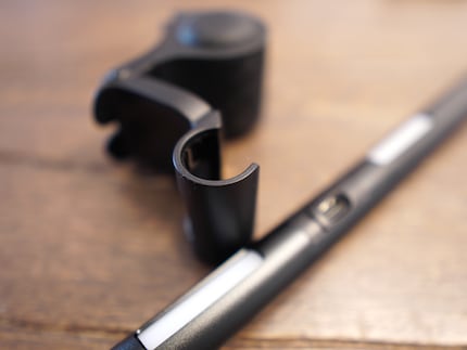 The Hansa screen bar clicks into the holder.