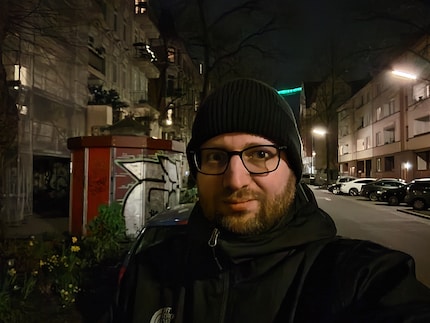 La mauvaise précision des détails n’est pas due à la photo en miroir.
