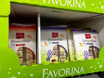 The Easter dominoes are available in strawberry and raspberry flavours, among others.
