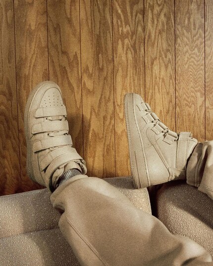 Her Air Force 1 in «mushroom».