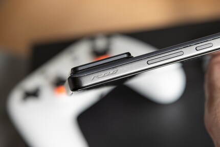 Asus n'a pas modifié les touches d'épaule - signalées par l'inscription ROG - sur le ROG Phone 8 par rapport à son prédécesseur.