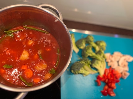 Potato and vegetable curry: quick, easy and great for pre-cooking.