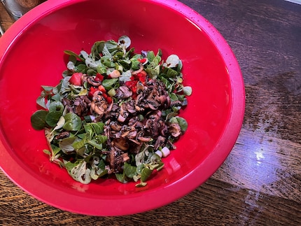 Instead of fish and chips, I’m having salad with fried mushrooms today.
