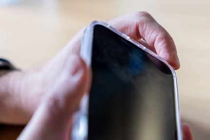 The outer edge is raised to effectively protect the display.