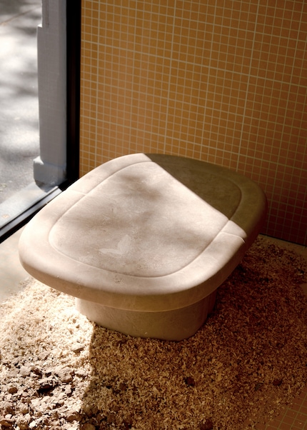 Thanks to the secondary material, furniture can be made from recycled and environmentally friendly materials.