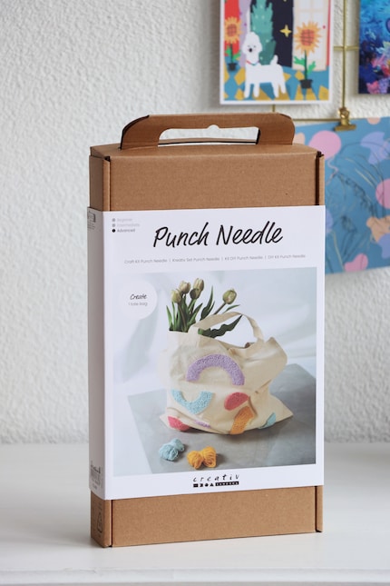 Un emballage simple : le set DIY Punch Needle de Creative Company.