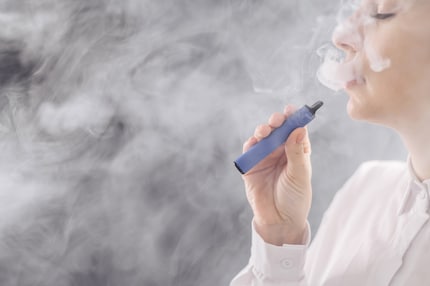 Les vapoteuses jetables font un tabac en très peu de temps.