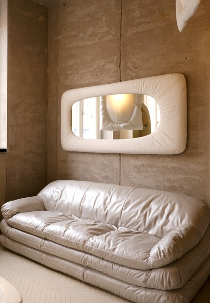 «Solar»-Sofa de Fayetoogood | Cadre en bois, mousse de polyuréthane, tissu