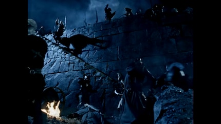 Je donnerais tout pour revoir pour la première fois Legolas descendre un escalier en surfant sur un bouclier et en tirant à l’arc...
