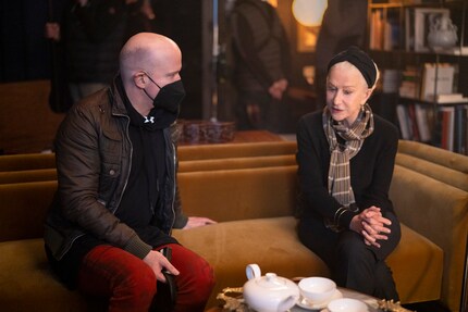 Marc Forster in conversation with Helen Mirren during filming.