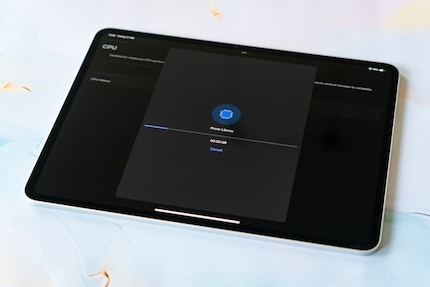 Geekbench 6 makes it possible to compare performance across different operating systems. The results in this article are from the M4 iPad Pro (pictured), the M3 MacBook Air and the M2 iPad Air.