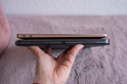 Avec le Magic Keyboard, l'iPad est aussi épais que le MacBook Air M1 - et à peu près aussi lourd.