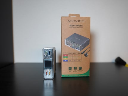 Bonne surprise : le chargeur est plus compact que prévu.