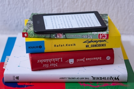La Kobo Clara Colour vous évite de transporter vos livres.