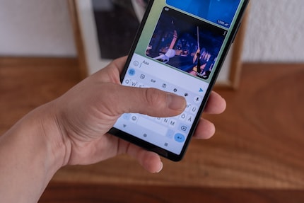 Le Sony Xperia 10 VI se manipule d’une seule main.