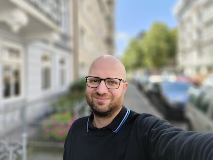 Bei Porträtaufnahmen kannst du die Stärke der Unschärfe wählen.
