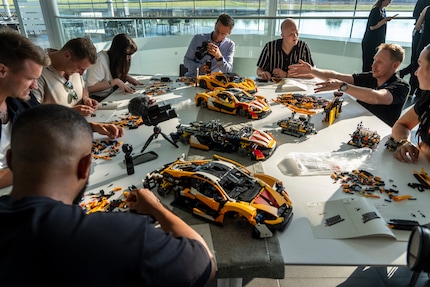 Chez McLaren, on s'active déjà à construire les modèles.